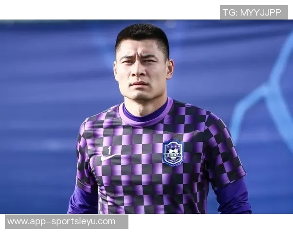 杜佳32岁在海港五季出场仅45分钟却收获三冠一杯的传奇故事